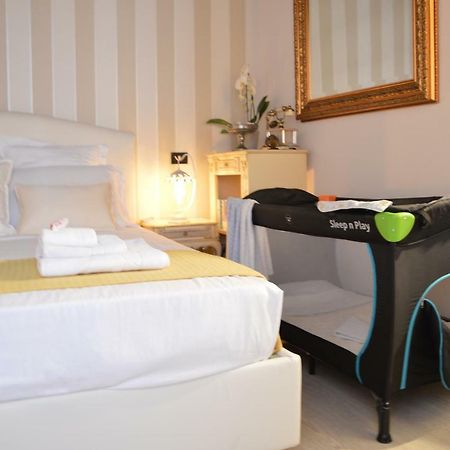 Historic Center - Elegant Apartment With Charming Antiques - Raffaello Inn Рим Екстер'єр фото