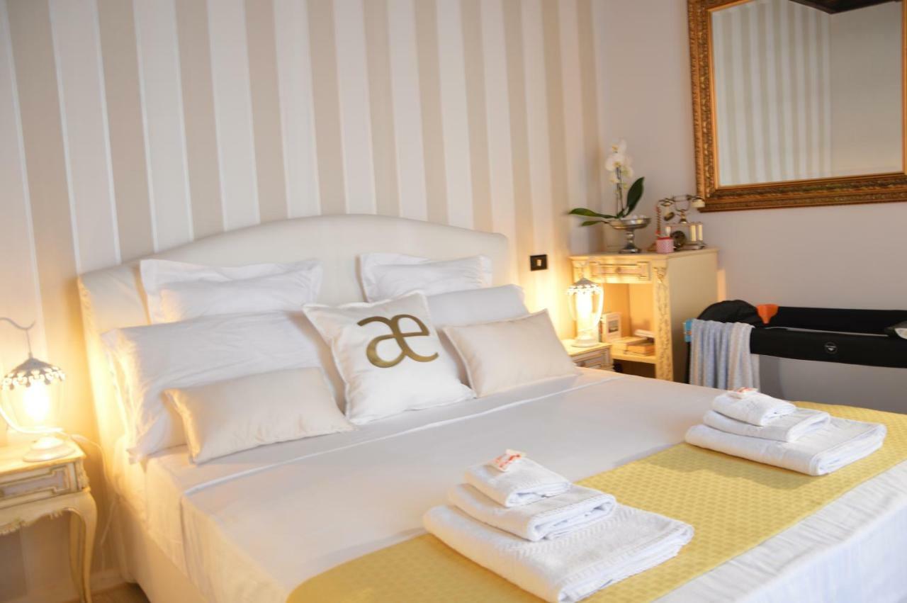 Historic Center - Elegant Apartment With Charming Antiques - Raffaello Inn Рим Екстер'єр фото