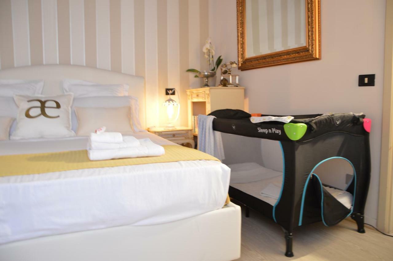 Historic Center - Elegant Apartment With Charming Antiques - Raffaello Inn Рим Екстер'єр фото