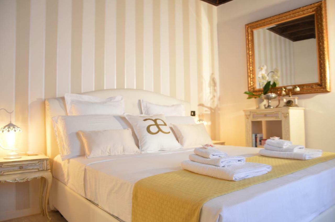 Historic Center - Elegant Apartment With Charming Antiques - Raffaello Inn Рим Екстер'єр фото