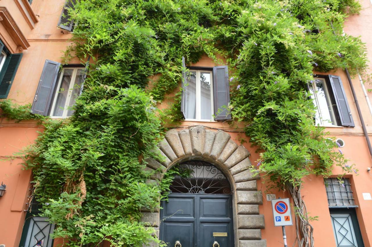 Historic Center - Elegant Apartment With Charming Antiques - Raffaello Inn Рим Екстер'єр фото